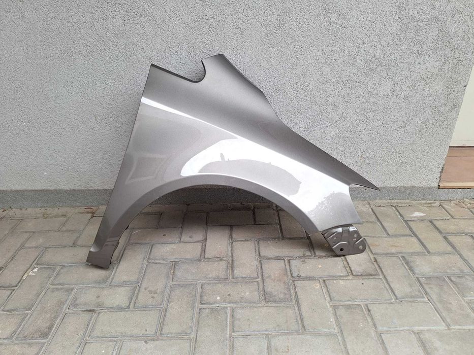 Aripa Fata Dreapta VW Golf 5 V Plus 2005-2009 Vopsita Maro