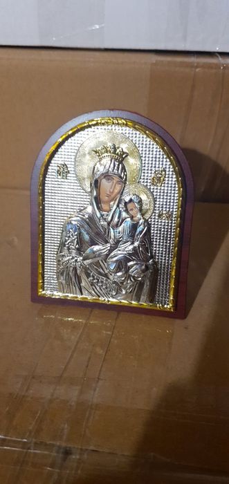 Икона цената е 8лв