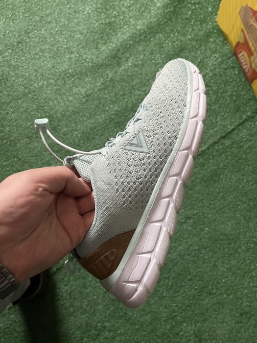 Adidasi no name coral