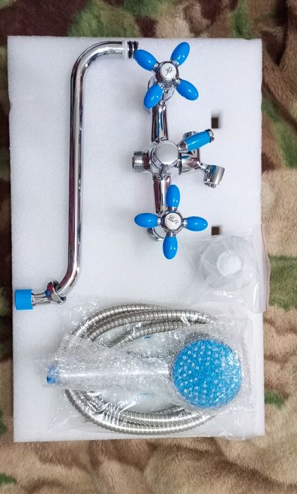 Смеситель для ванны