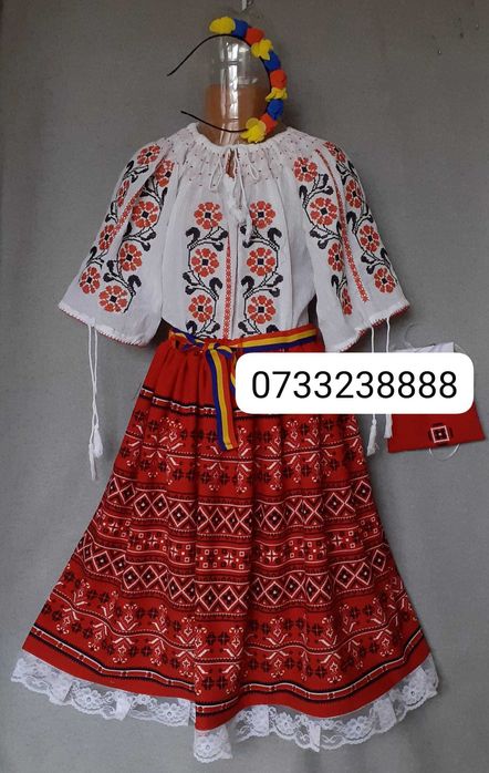 Costum popular pentru copii marimea  (10-11-12-13-14 ani)
275 lei