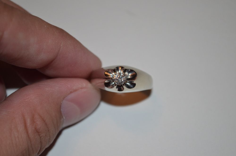 INEL AUR alb 18K + 1 Diamant = 0.30ct. - VS1 - Barbati - Mar 66 - 9.7g