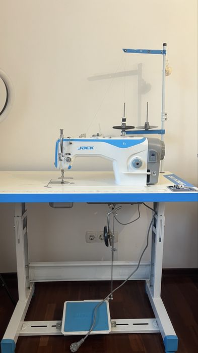 Швейная машинка Jack F4