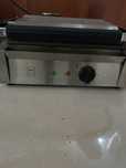 Contact grill aproape nou