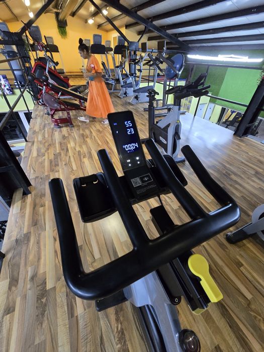 Technogym spining bike рецуклирани колела без забележка техноджим