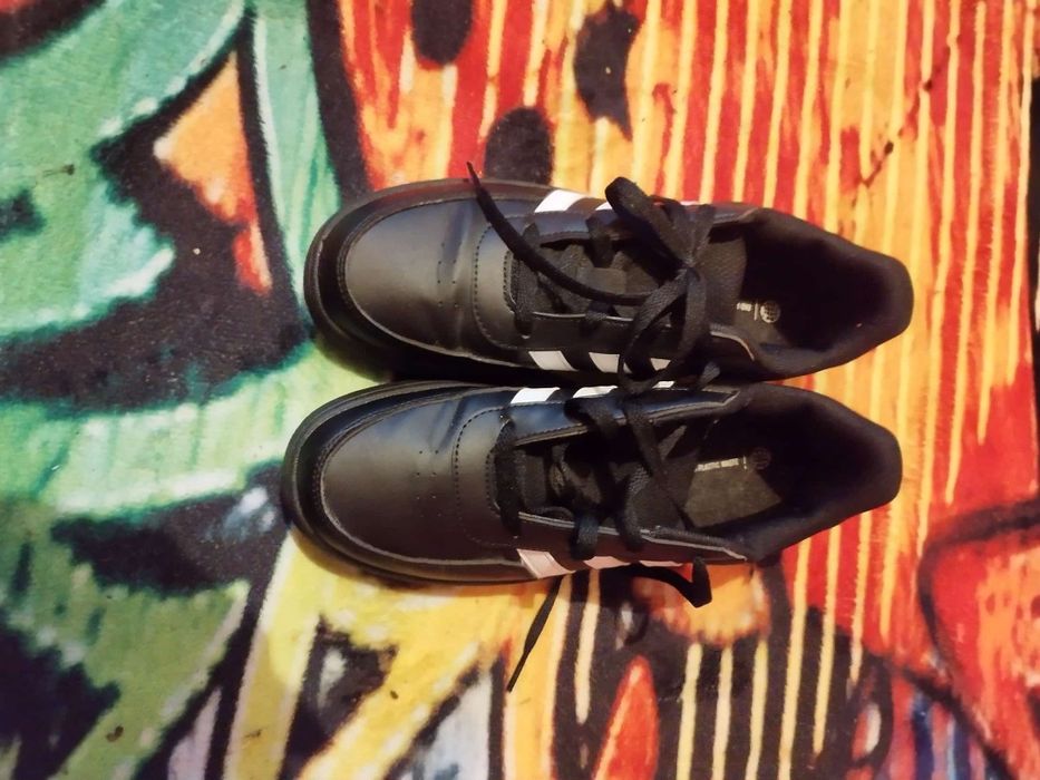 Adidas обувки 39 номер