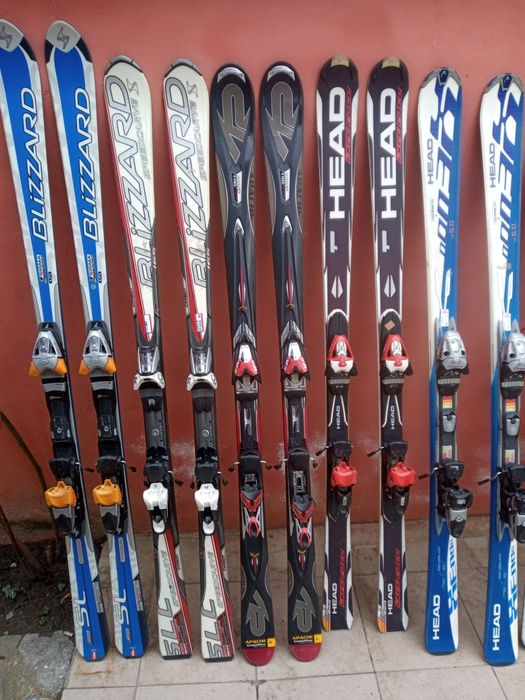 vând   schiurii diferite mărimi