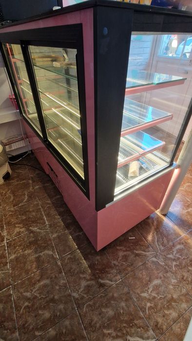 Vitrina frigorifica cofetarie