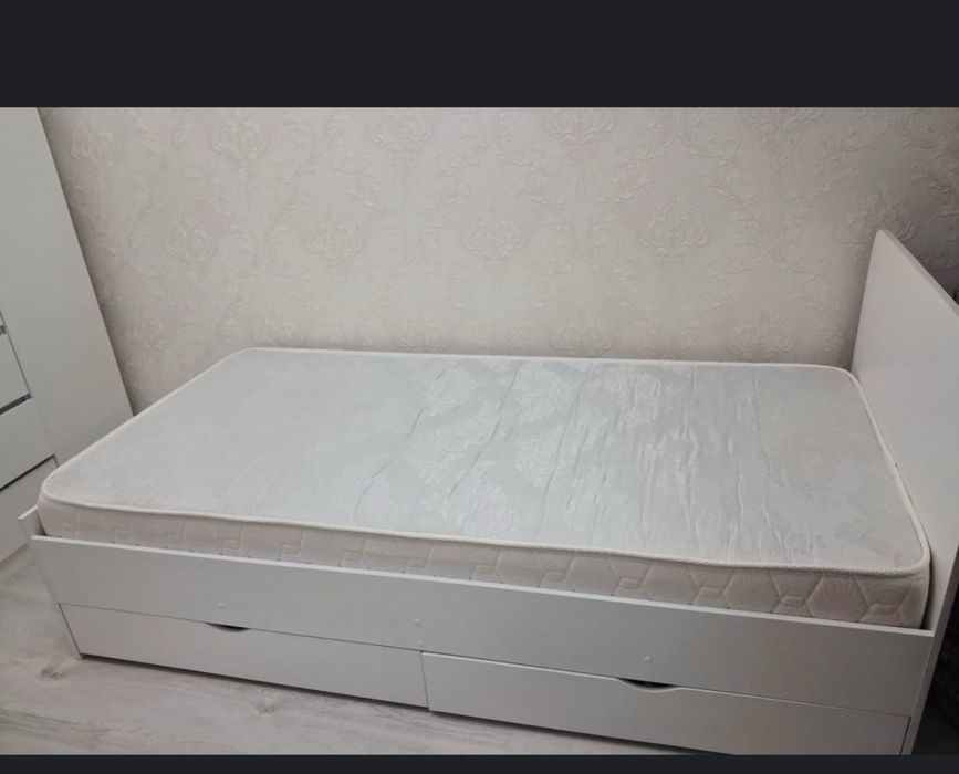 Продам кровать однаспальный