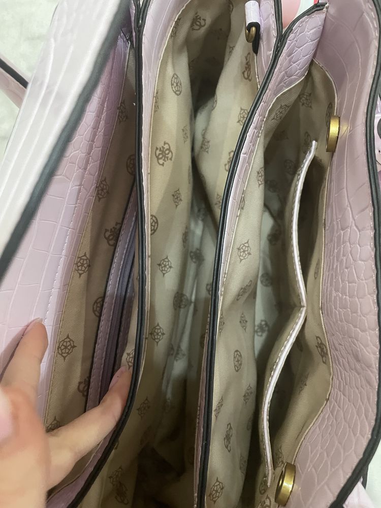 Чанта Guess