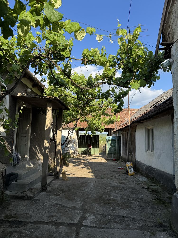 Casă spațioasă cu potențial de modernizare – ideală pentru o familie!