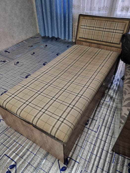 Кровать сотилади