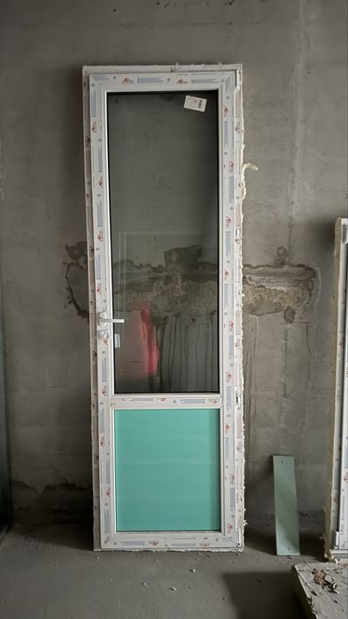 Пластиковое окно и дверь