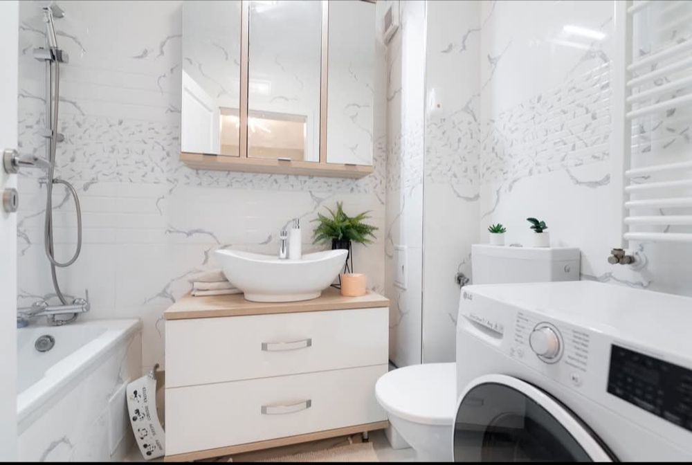Închiriez apartament 2 camere Prima Oneștilor