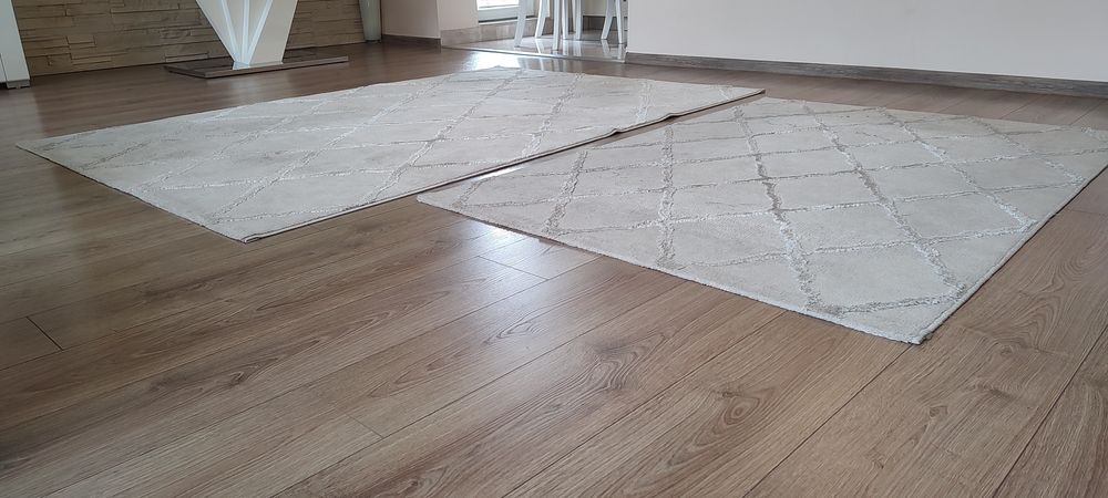 2 броя килими цвят бежов