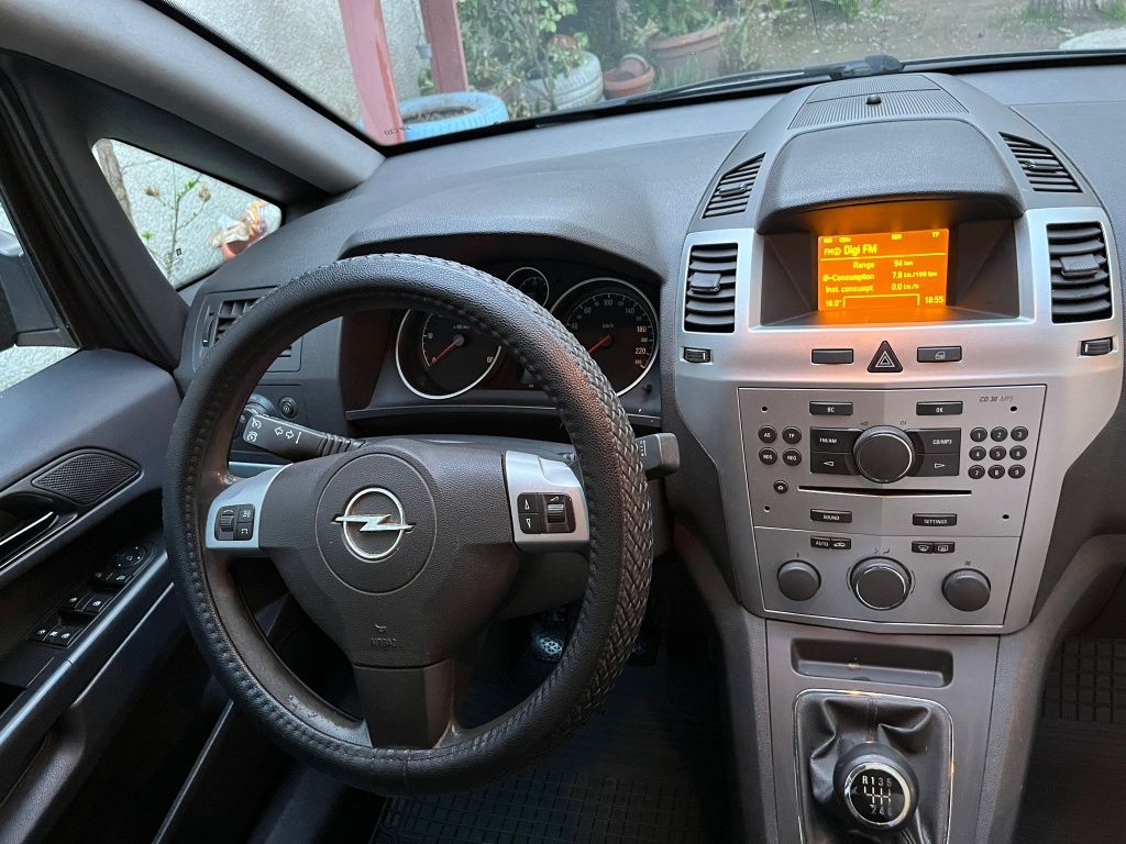 Opel Zafira gen Volkswagen Sharan, Galaxy, Mazda 5