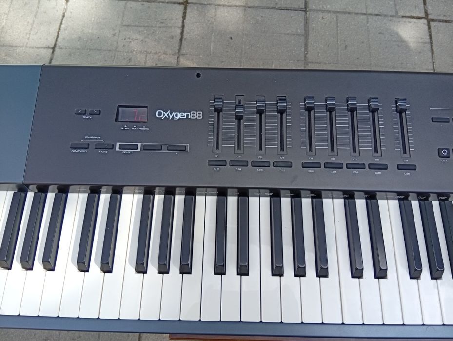 Електрическо пиано M-Audio Oxygen