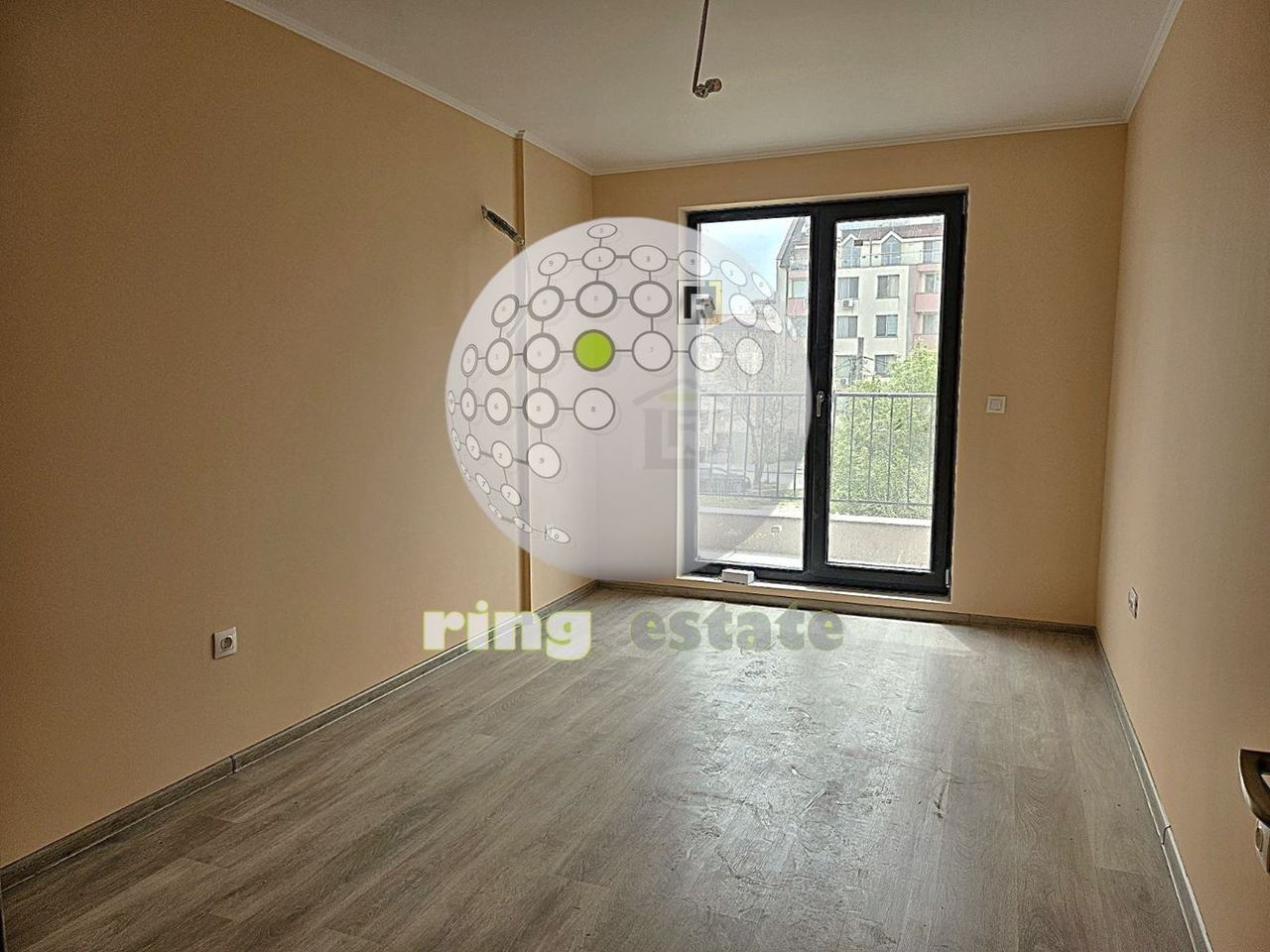 Продава се Тристаен апартамент в Пловдив, Старият град - 98 кв.м за 2021 €/кв.м - Снимка #7