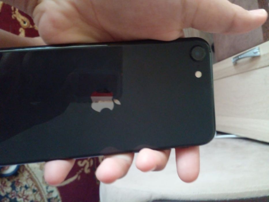 Айфон се 2020 64 гб