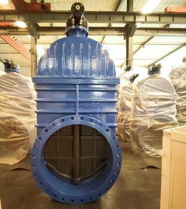 Задвижка с обрезиненным клином Ду1000 с редуктором и с электроприводом