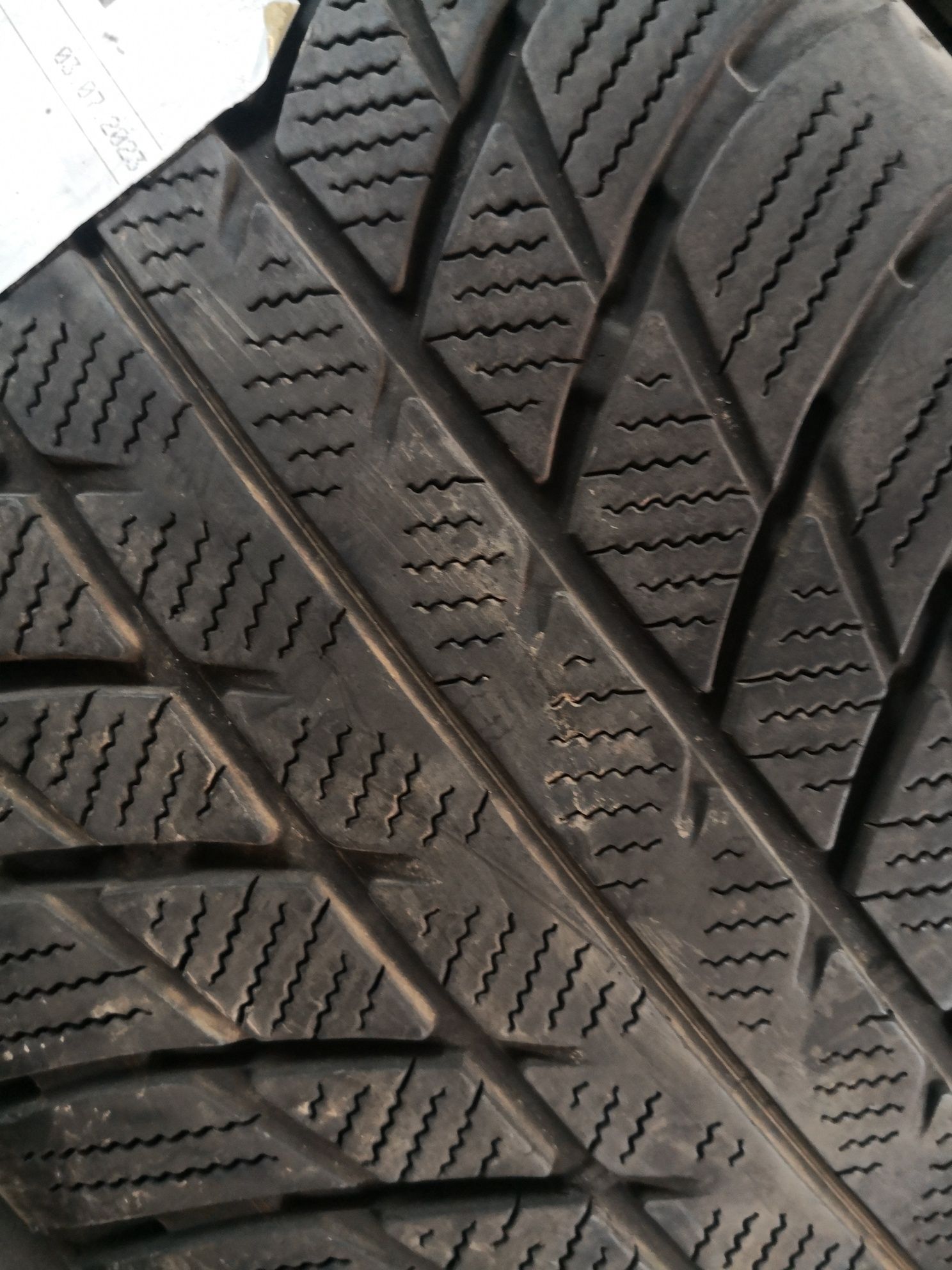 225 50 18 цола гуми Bridgestone