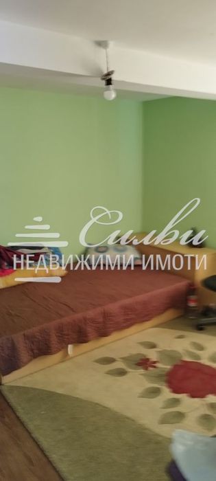 ТУХЛЕНА къща с ГАРАЖ - кв.Добруджански!