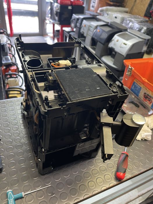 Сервиз за Кафеавтомати и Кафемашини Saeco | Philips | Jura | Delonghi