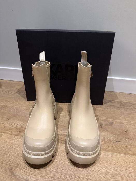 Karl Lagerfeld бежови масивни боти