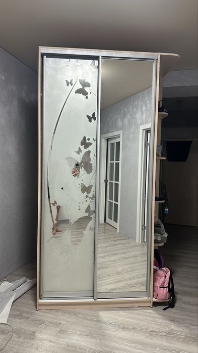 Продаем шкаф купе