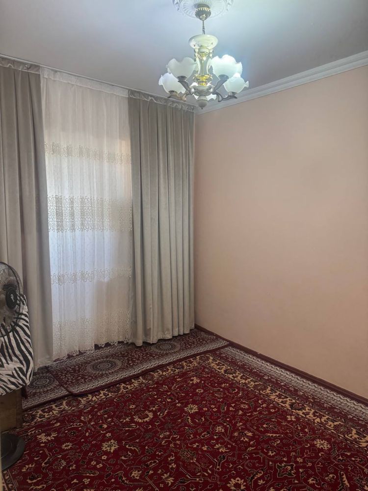 Uy sotiladi beltepa 5 dom 2 xonalik 9 etaj zor lokatsiy qoshnilar uy z