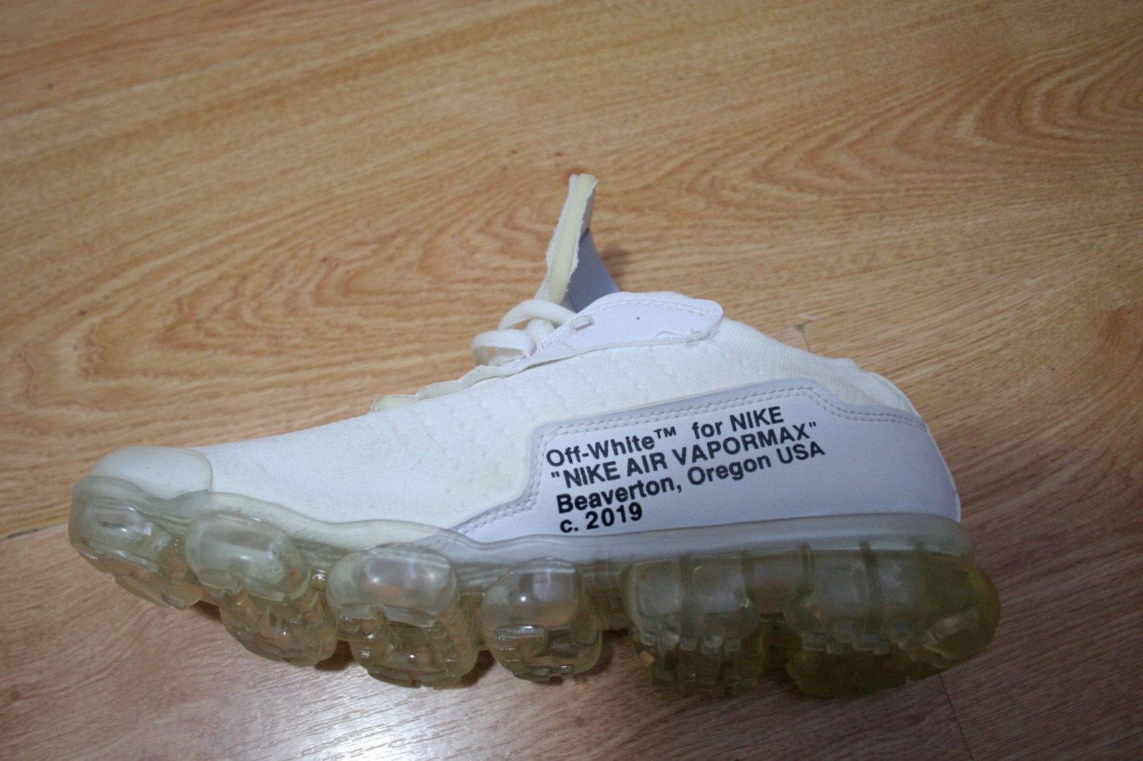 Vand Nike VaporMax in colaborare cu OffWhite