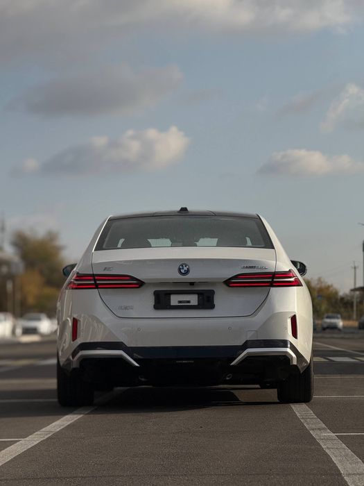 BMW i5 35L Bmw i5 35L