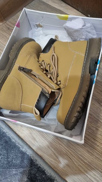 Ботинки для девочки 6-7 лет