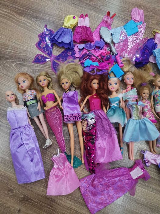 Лот кукли Барби с дрехи и аксесоари