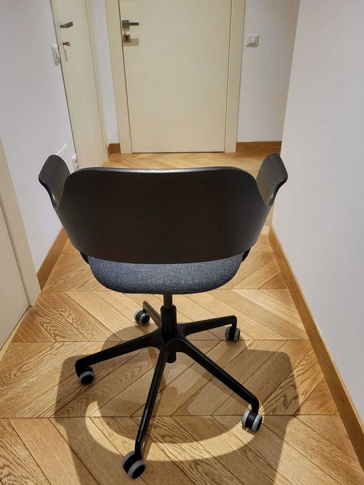 scaun birou rotativa din lemn negru