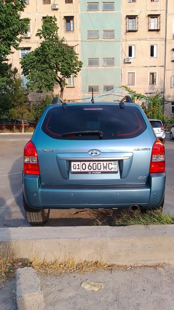 Hyundai Tucson full 2 L 4x4 2008 года в идеальном состоянии.