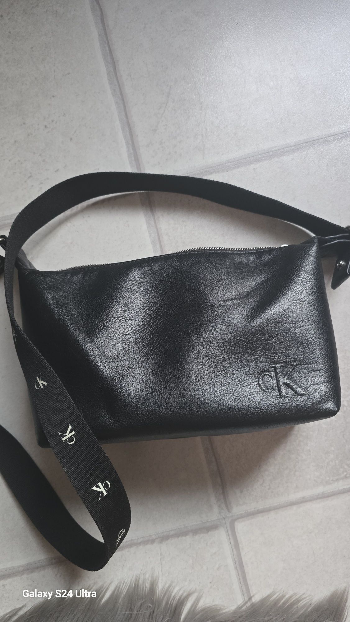 Calvin Klein чанта