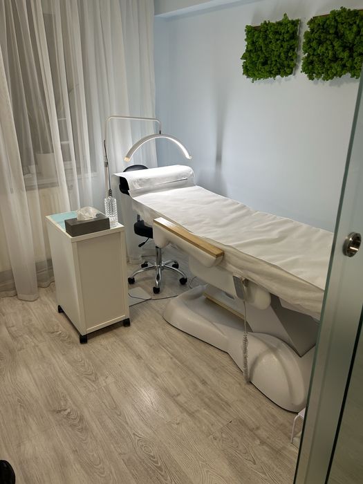 Inchiriez post pat cosmetica Iasi