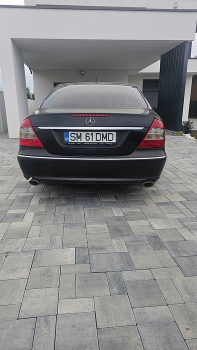 Mercedes E class w211 facelift