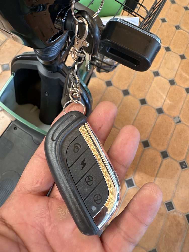 elektro skuter yangi dastafka bor