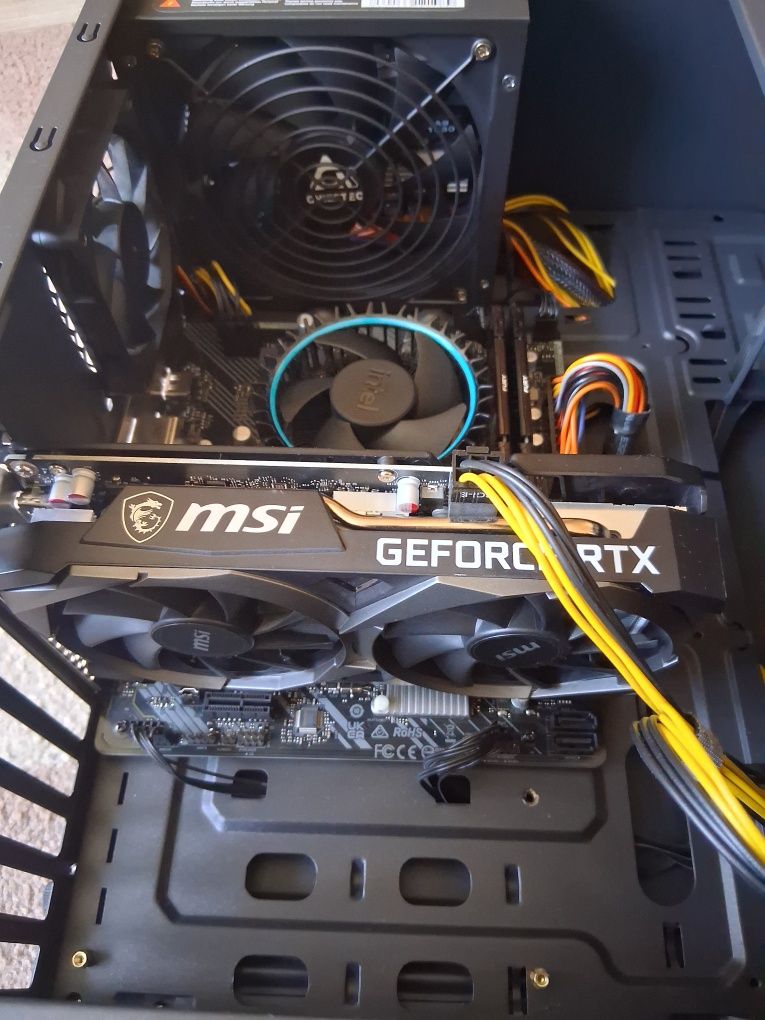 i3 13100f RAM 32GB DDR5 RTX 3050 8GB SSD 256GB