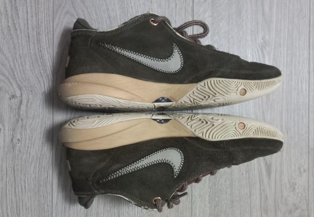 Papuci de basket LeBron XX 20 Olive Suede