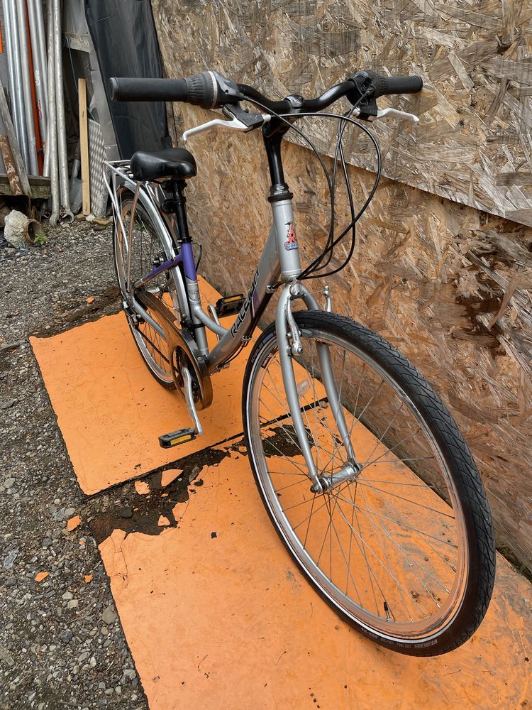 Bicicleta raleigh cadru dama roti 28” cadru aluminiu