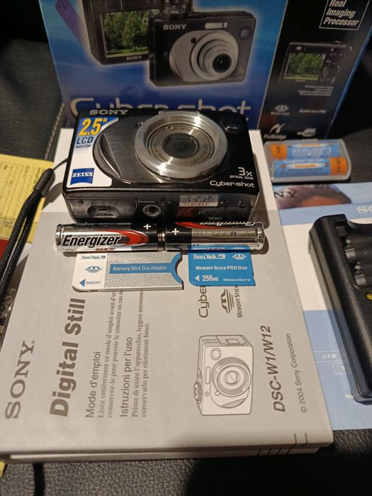 Aparat foto Sony Cyber-shot DSC-W12 fullbox