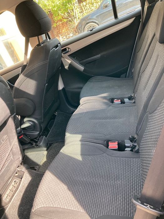 Vand Citroen Picasso 2012 cu cutie robotizata