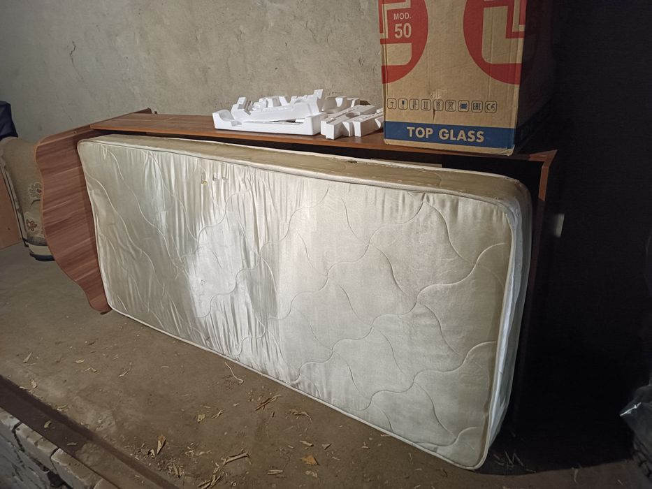 Кровать с матрасом, бесплатно, самовывоз