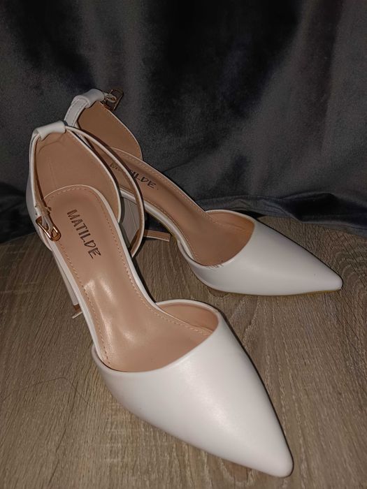 Женская обувь! Кроссовки,ботинки, туфли!