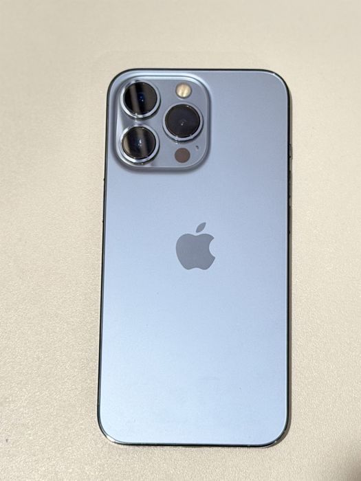 Продам IPhone 13 про ,256 гб в идеальном  состоянии