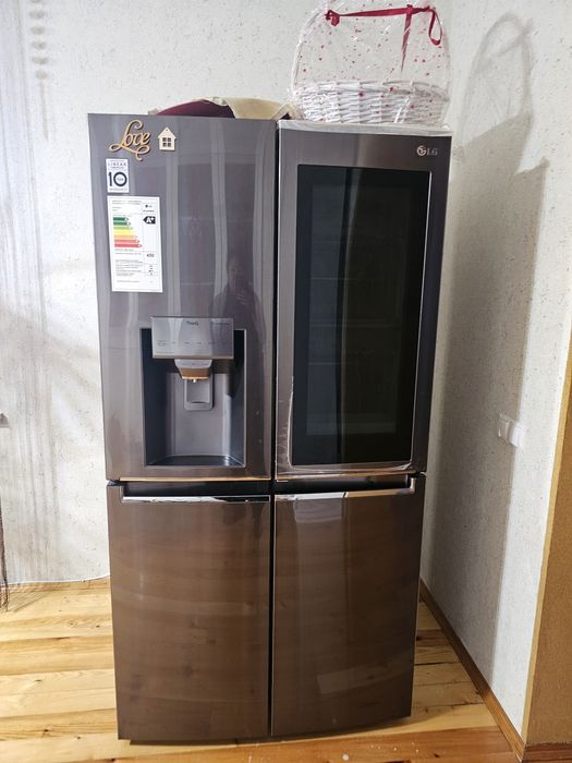Холодильник LG .