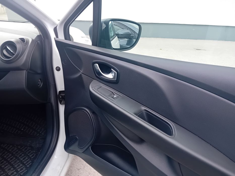 Persoana fizica , clio 4 ,2018 ,6950 eu Neg